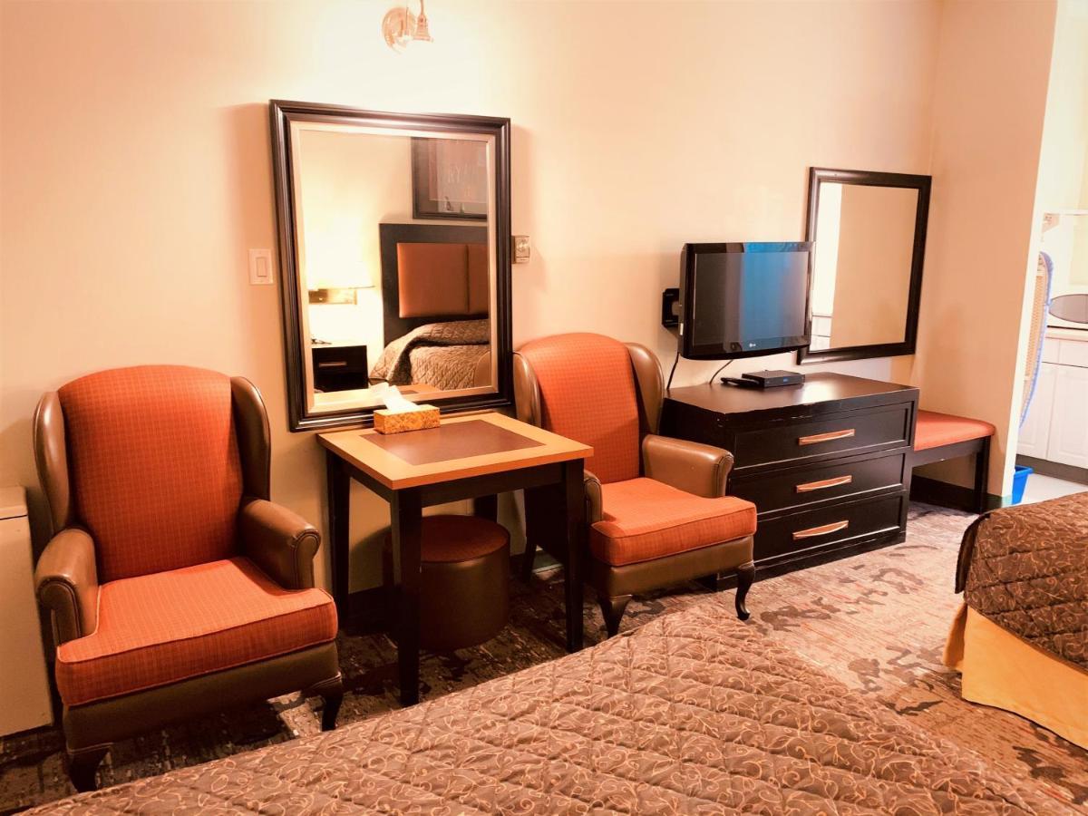 Red Carpet Inn & Suites YYC Kültér fotó